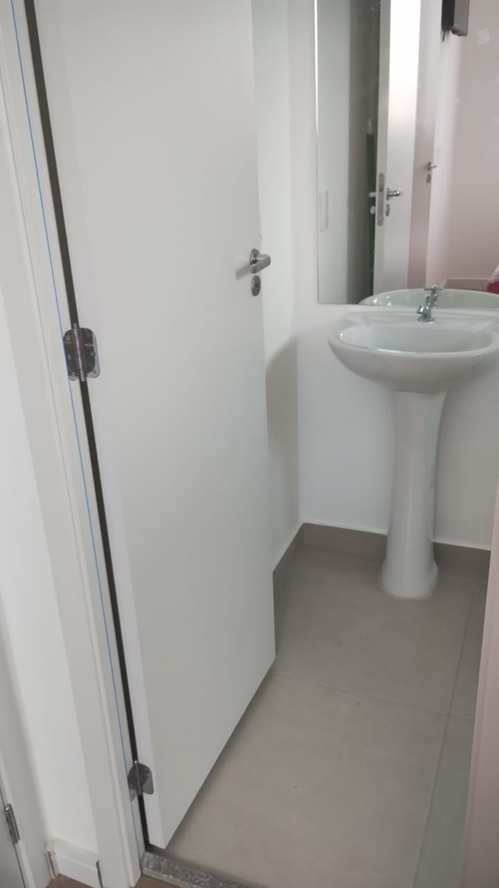 274250