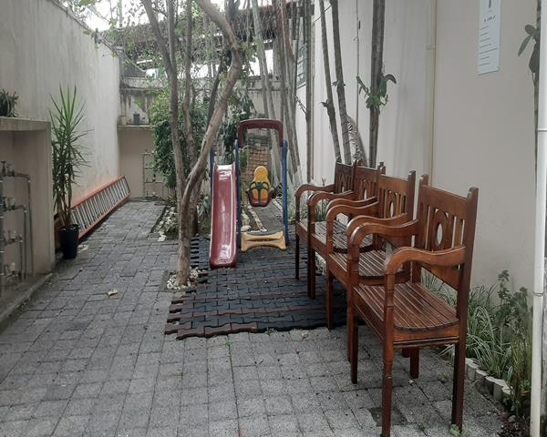 275642