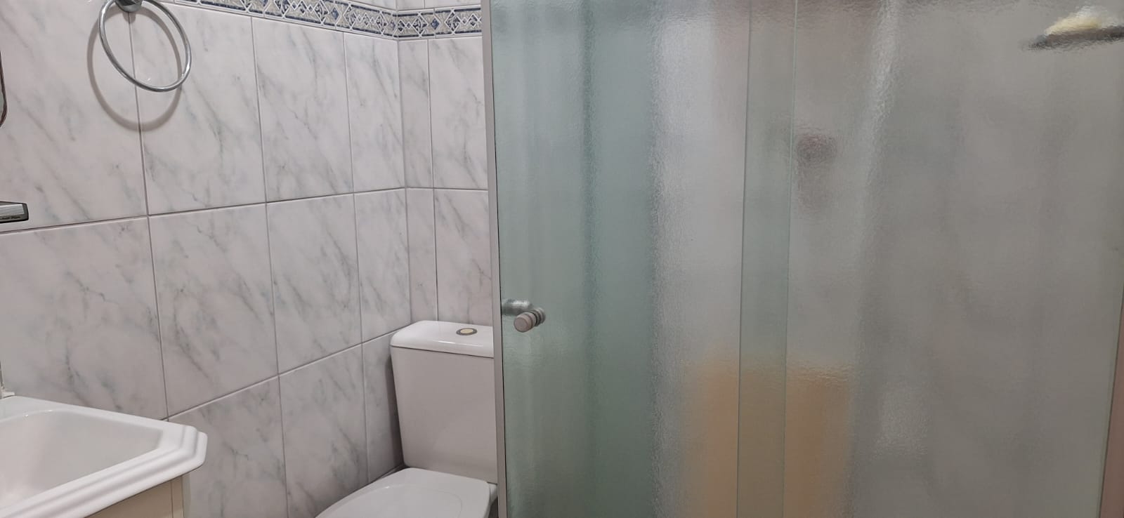 299740