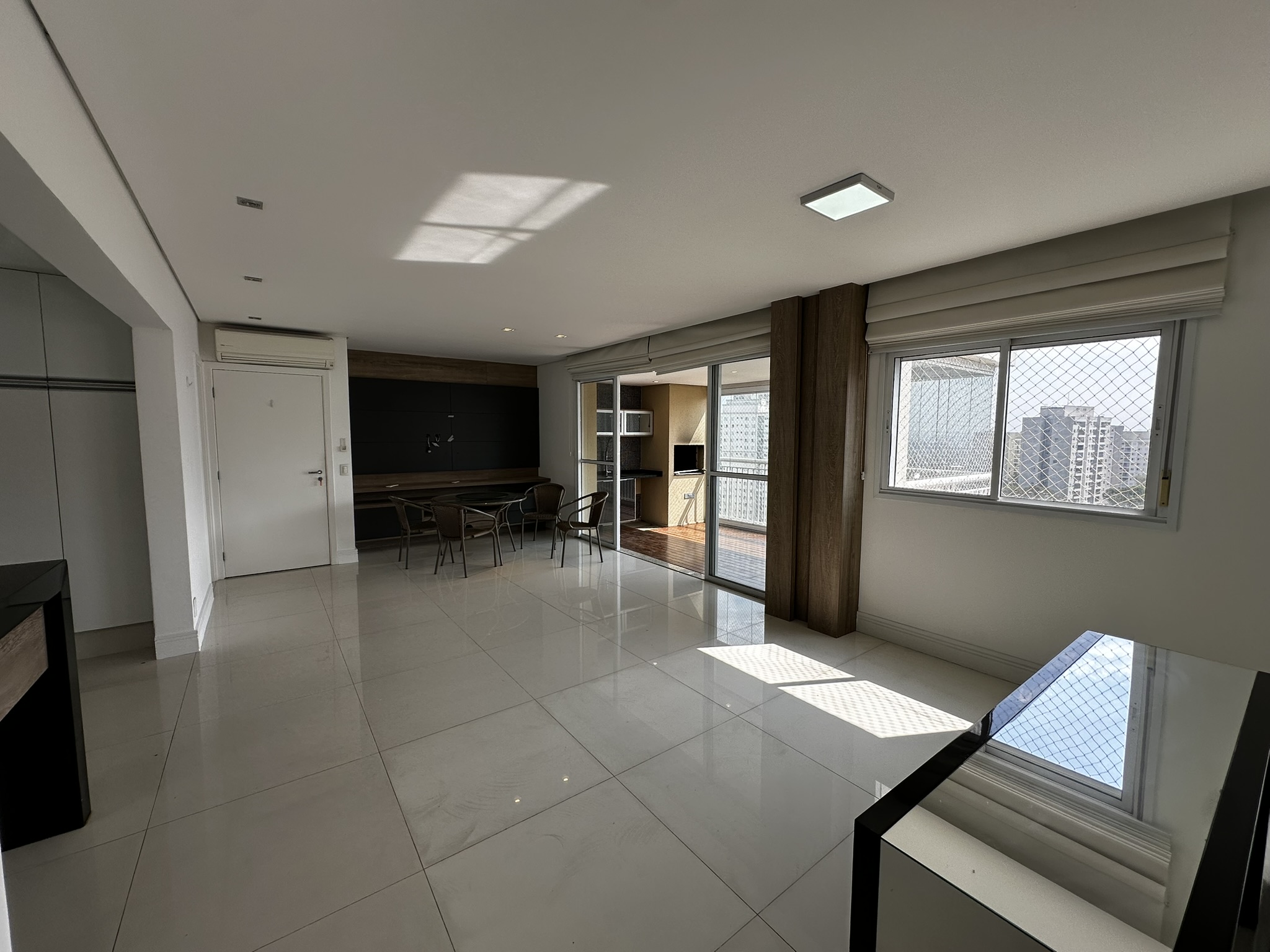 299864