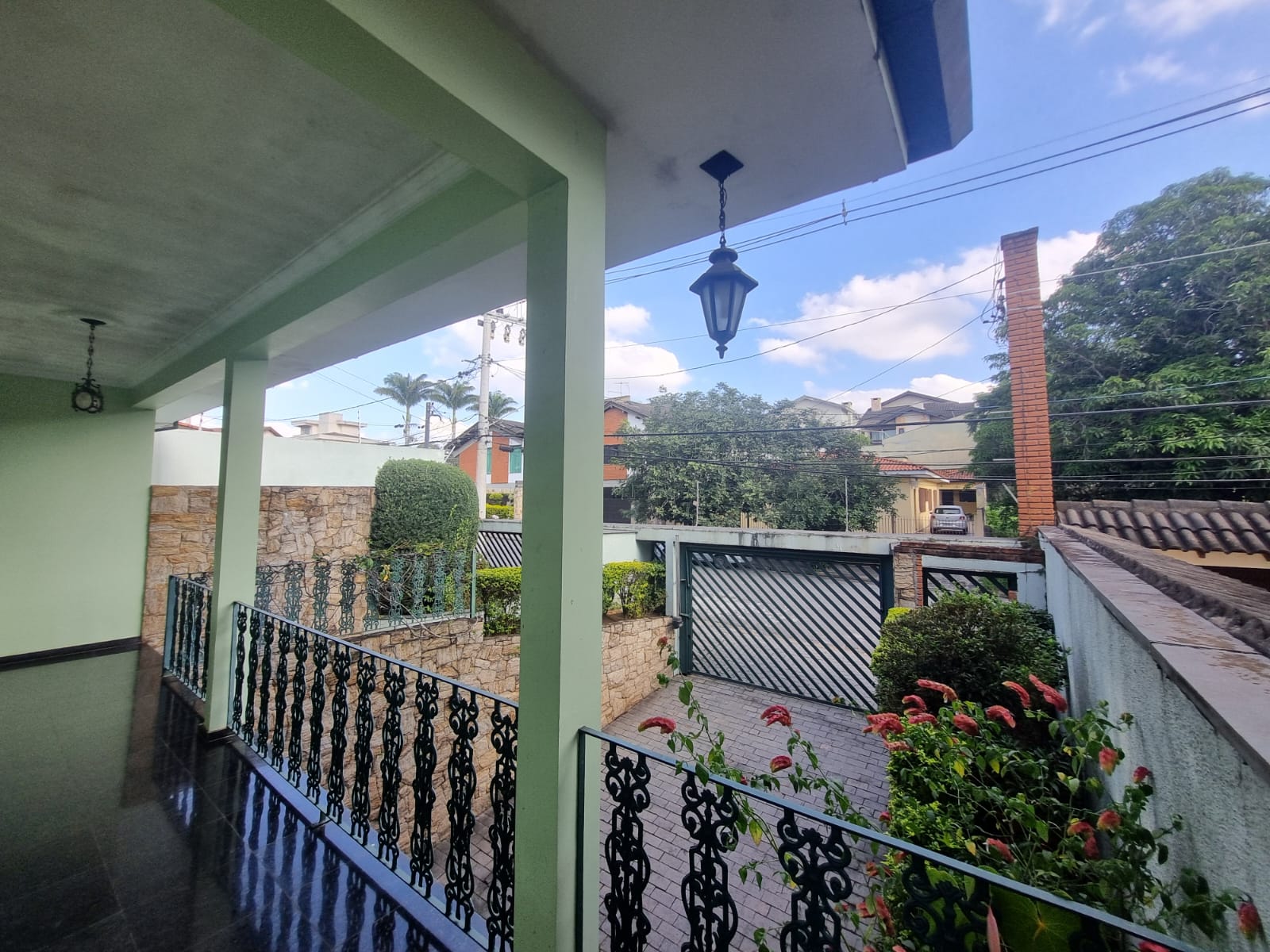 304862