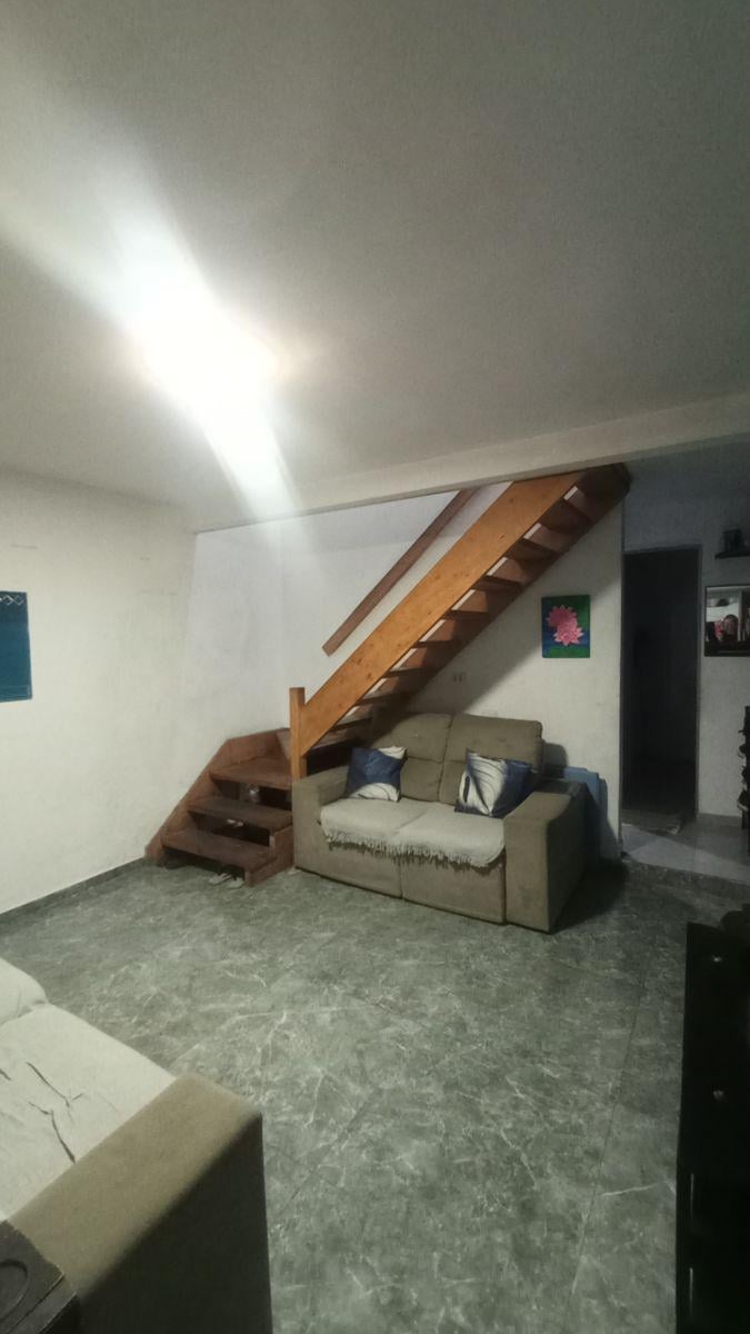 305749